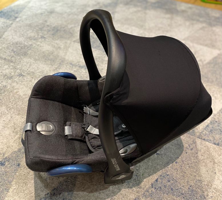 Fotelik- nosidełko Maxi Cosi Cabrio fix