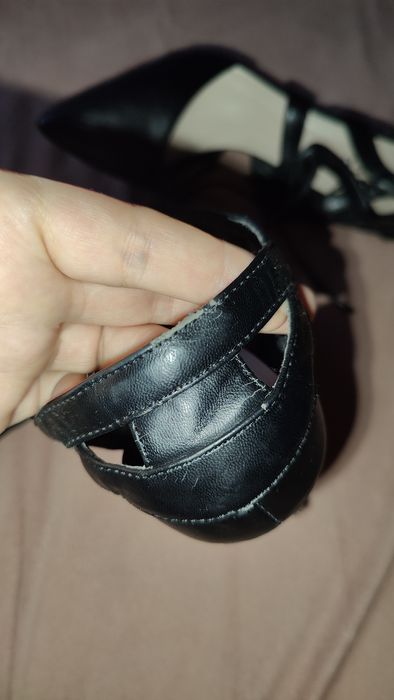 Чорні босоніжки на зав'язках