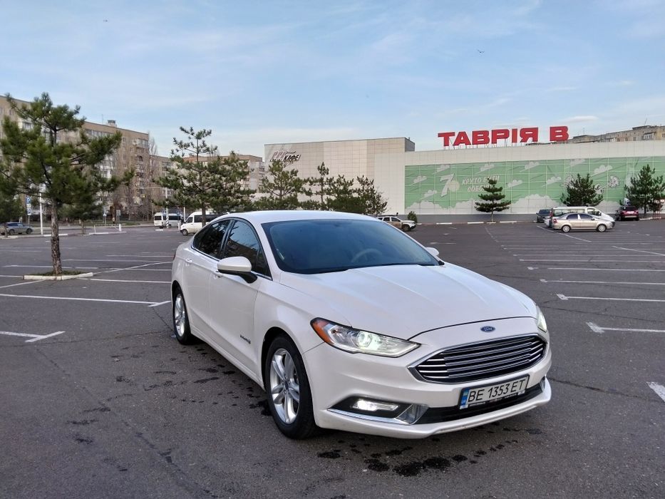 Ford Fusion 2018 Гібрид