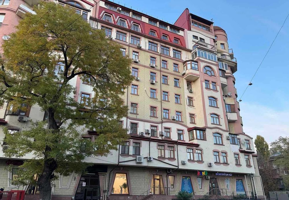 Сучасний кабінет в новобудові на Святослава Караванского (Жуковського)