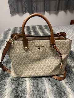 Mala Mickael Kors, usada somente 2 vezes