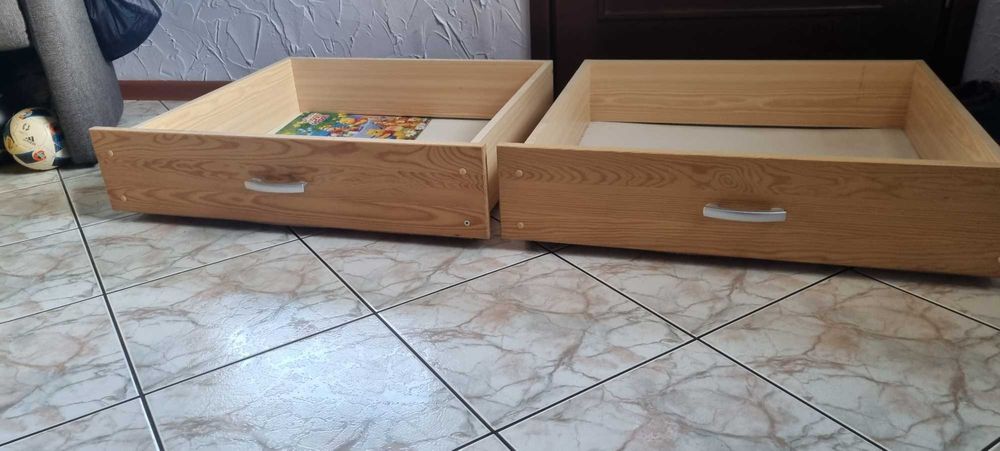 Łóżko dziecięce drewniane