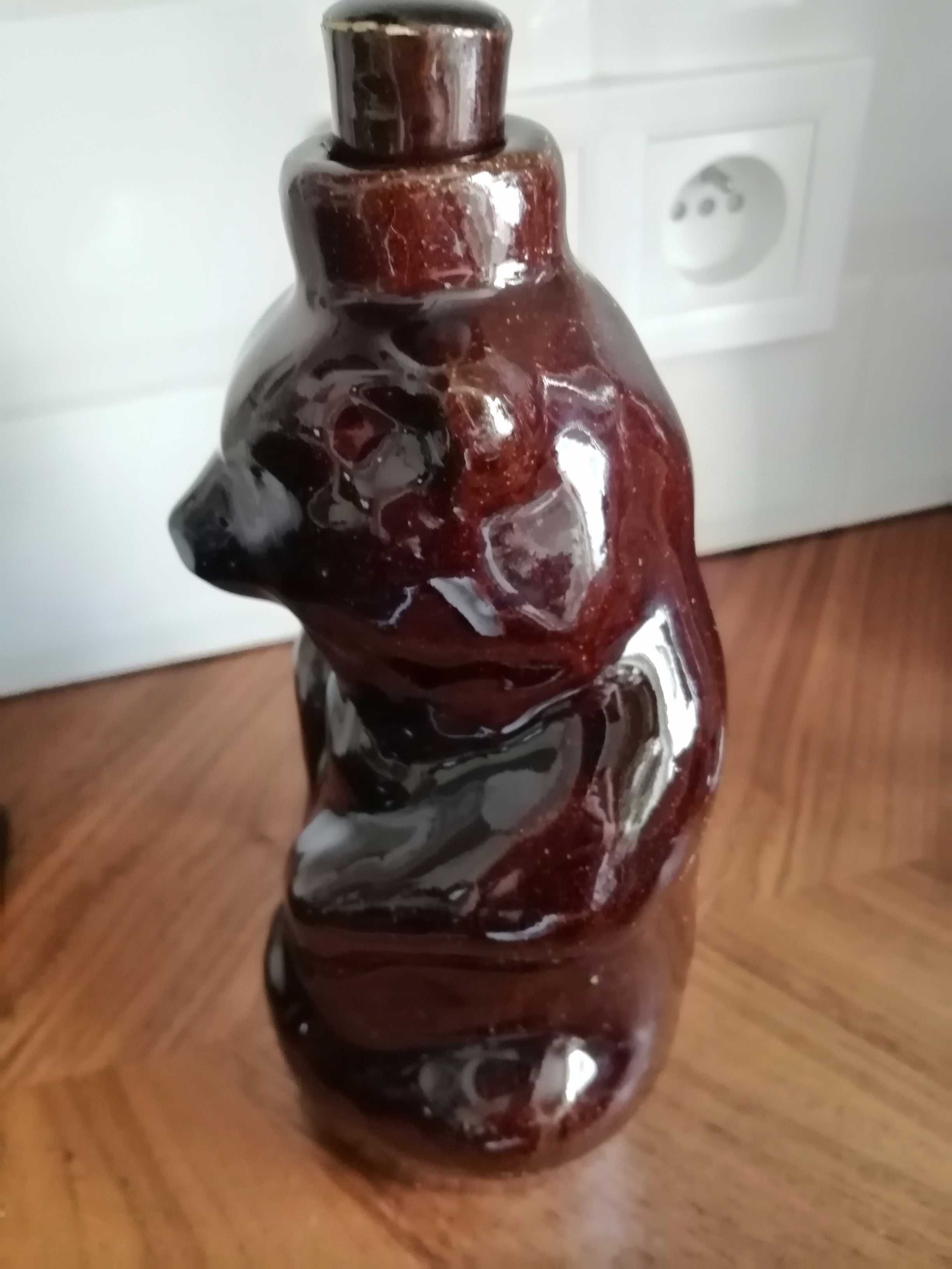 Miś  z korkiem na miód pitny, figurka ceramiczna PRL