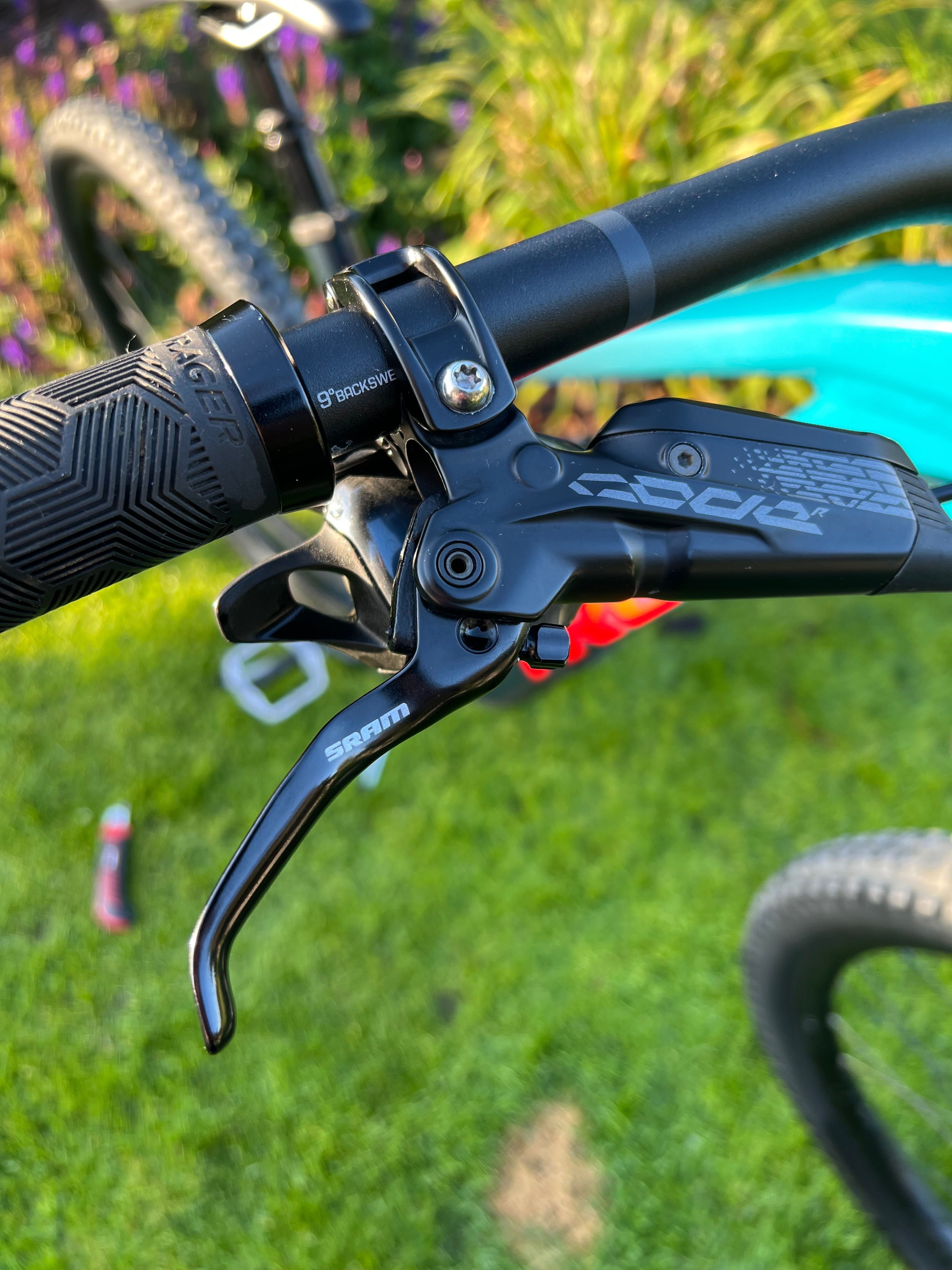 Trek Slash 8 AL rozm L, SRAM GX Eagle, RockShox Lyrik Select+, Code R
