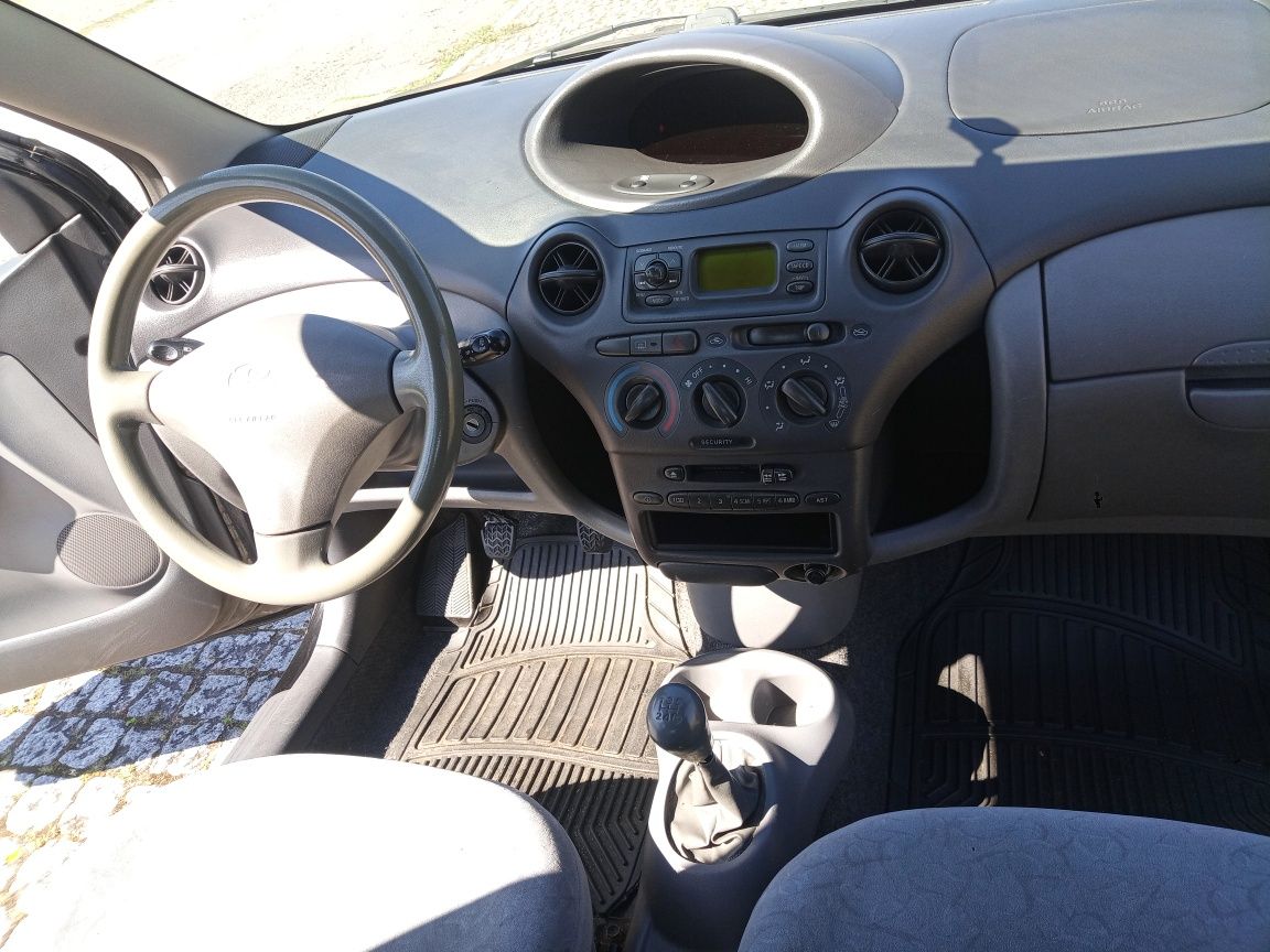 Toyota Yaris 1.0 vvti