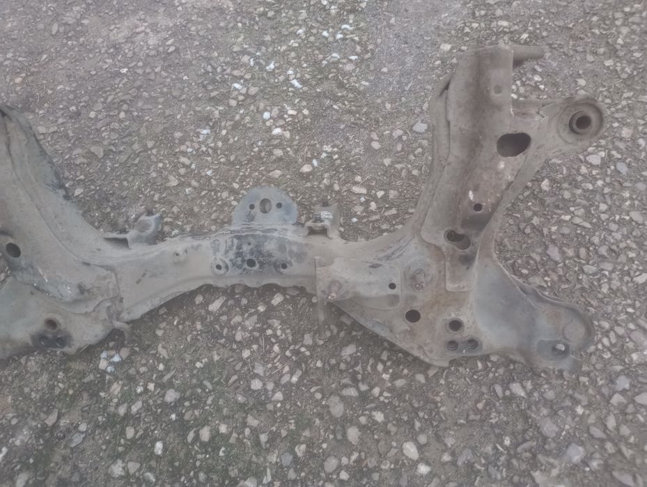Mazda 323F sanki wózek kołyska przód