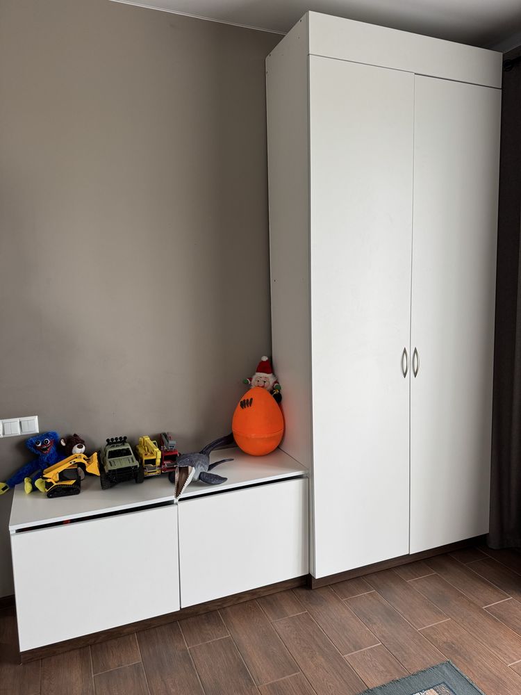 Продам шкаф и тумбу белого цвета
