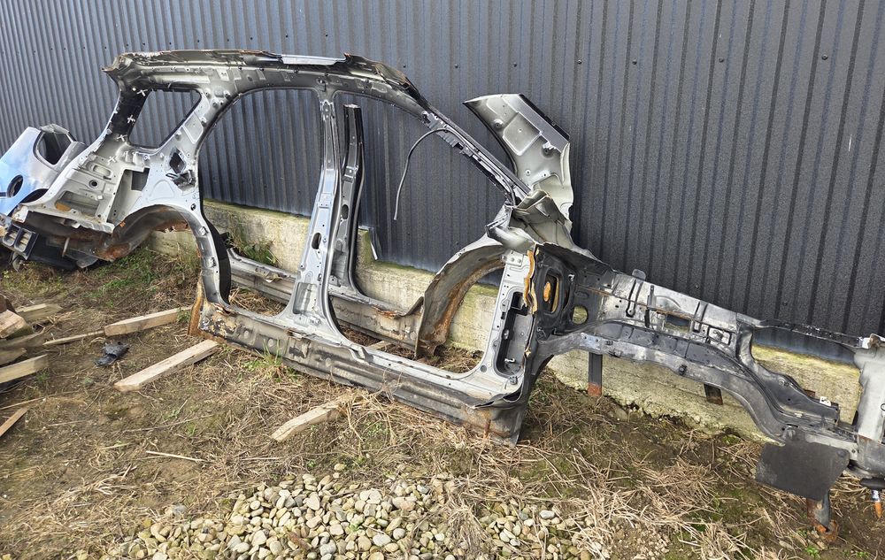 Чверть лонжерон стійка поріг Kia Sorento BL Кіа Соренто 1 розборка