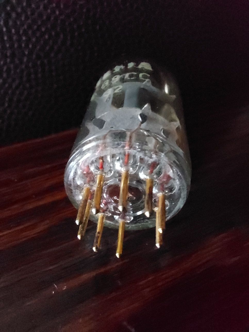 Lampa elektronowa Tesla Gold Pin E88CC