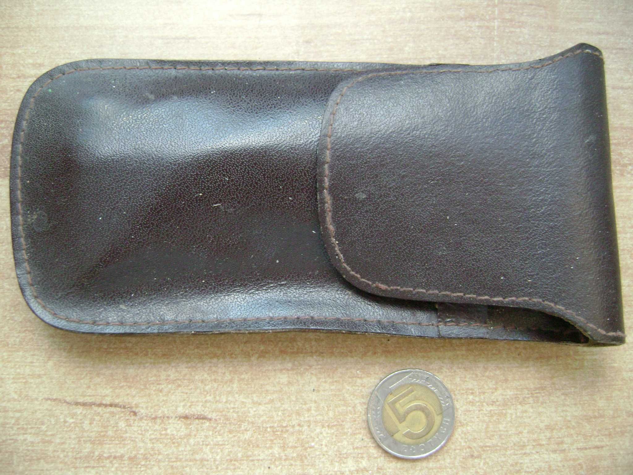 Starocie z PRL - Etui z dermy na okulary korekcyjne z czasów PRL