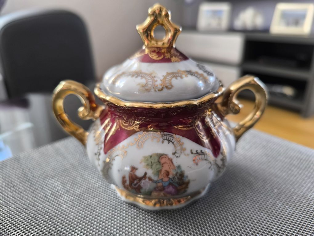 Serwis na 12 osób włoska porcelana