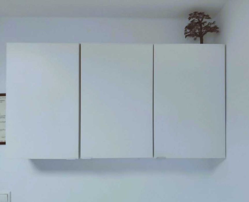 Szafki wiszące Ikea  , szklane półki,  do sprzedania  5 sztuk