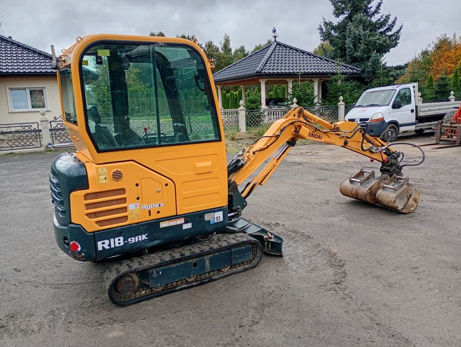 Minikoparka HYUNDAI  R 18