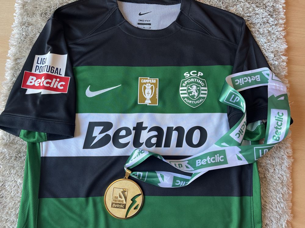 Medalha e camisola bicampeão Sporting 24/25