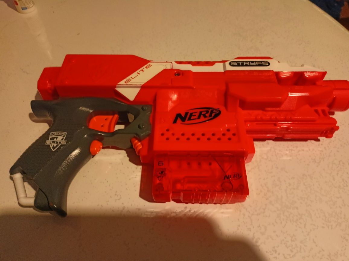 Nerf stryfr Elite n stroje