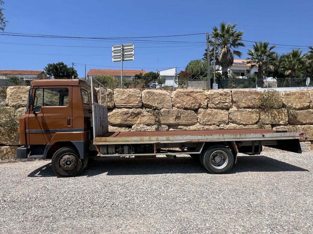 Nissan M90-15/2 Camião