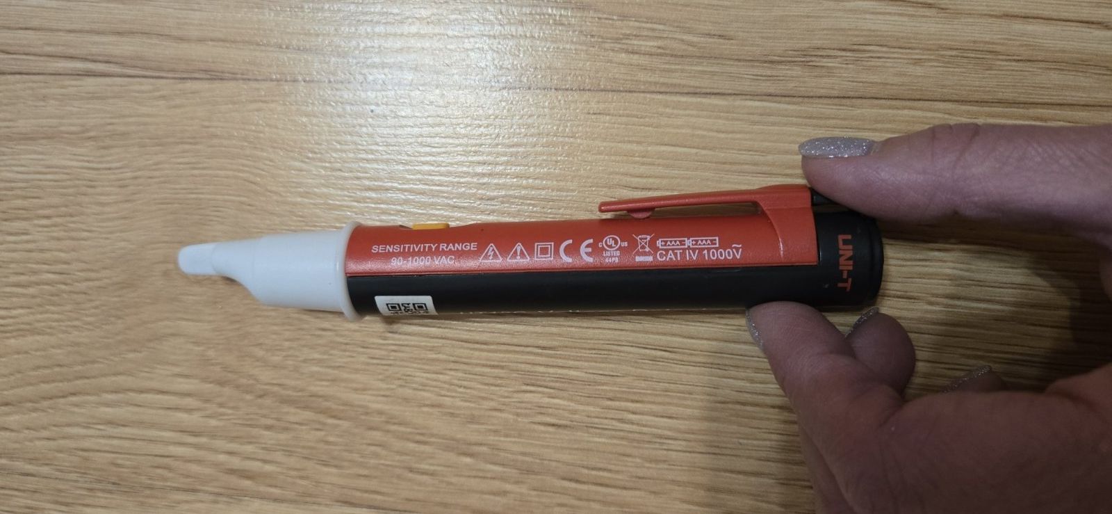 Індикатор Напруги UNI-T UT12C - Безконтактний детектор 90-1000V AC