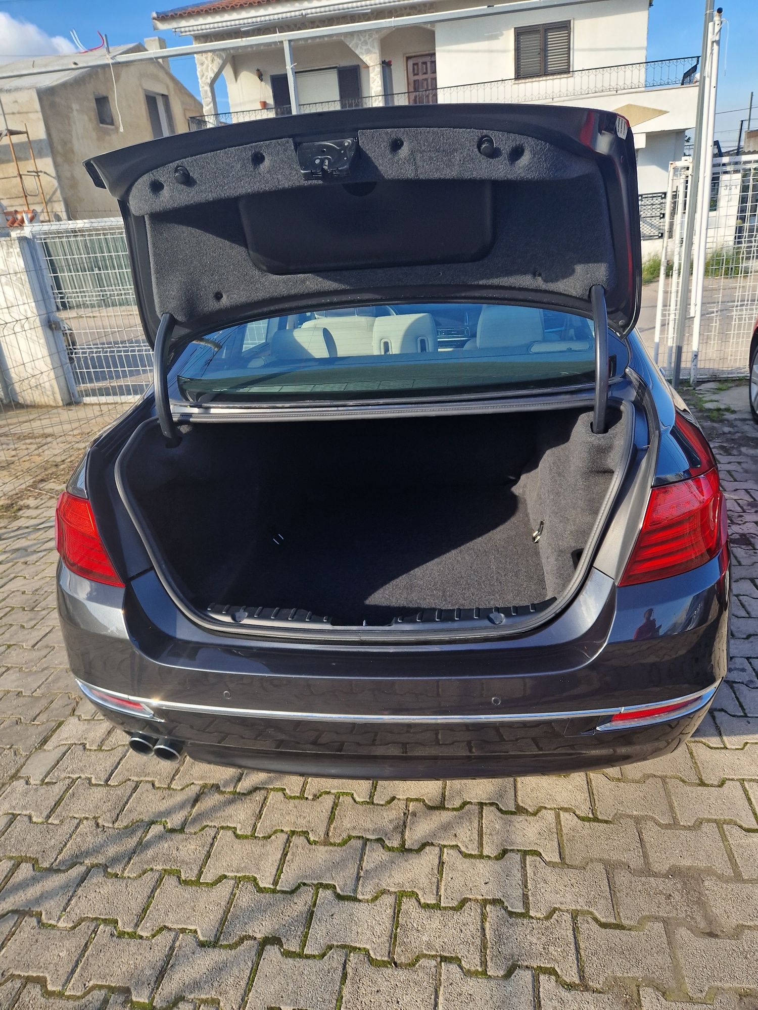 BMW 525D luxury edition