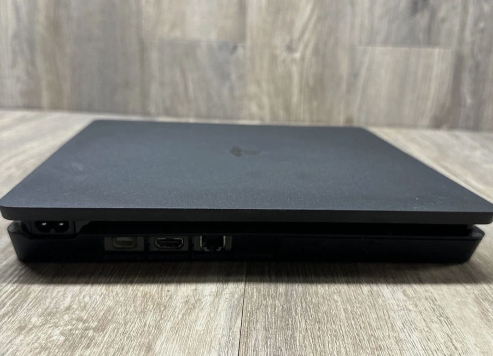 Console de jogos Sony PlayStation 4 Slim