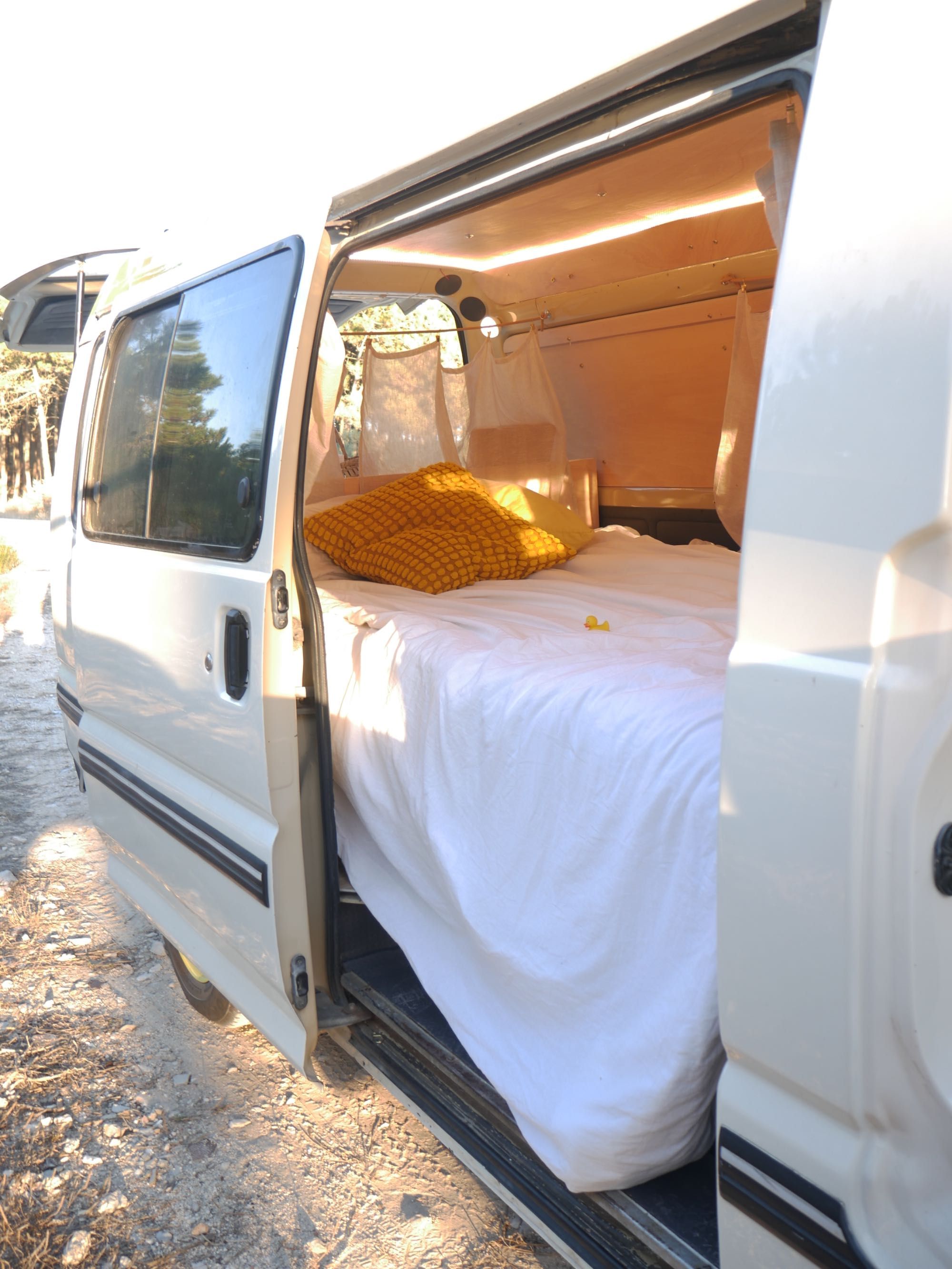 Campervan Mitsubishi L300 6 lugares todo equipado