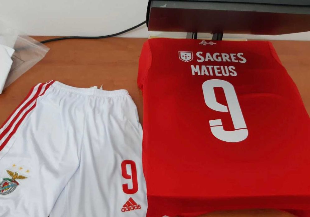 Conjunto vermelho SLB 22/23
