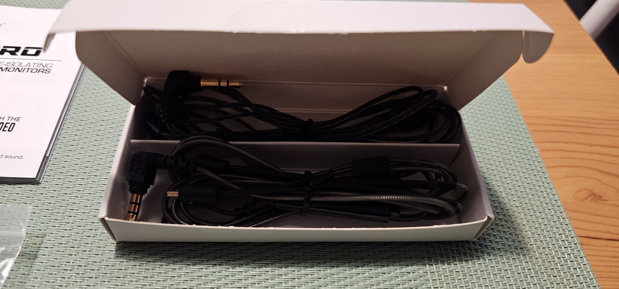 M6 PRO monitory odsłuchowe, odsłuchy, słuchawki do uszne. NOWE