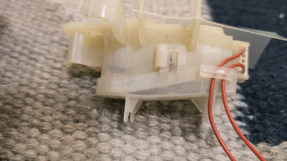 Датчик дверцят пральної сушильної Siemens Bosch 9000561928