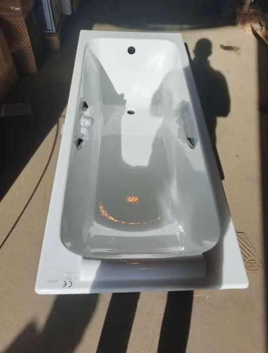 Ванна чугунная Jacob Delafon Parallel 170x70 с ручками