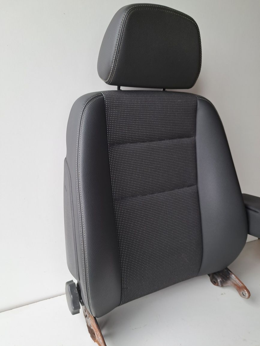 Fotel pasażera oparcie podłokietnik pół skóra Opel Astra H Zafira B