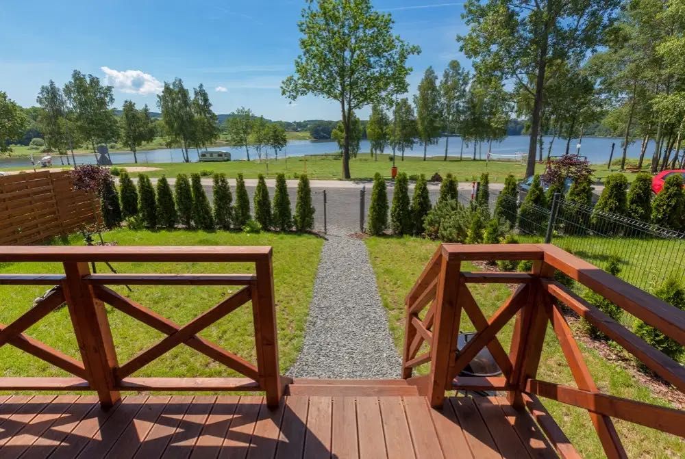 Całoroczne domki nad jeziorem Bożkowice z klimatyzacją/ogrzewaniem