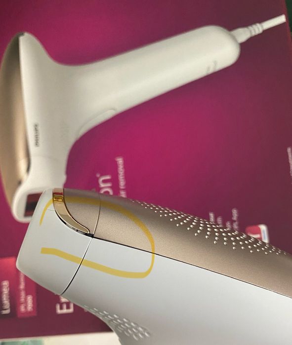 Фотоепілятор Philips Lumea 7000