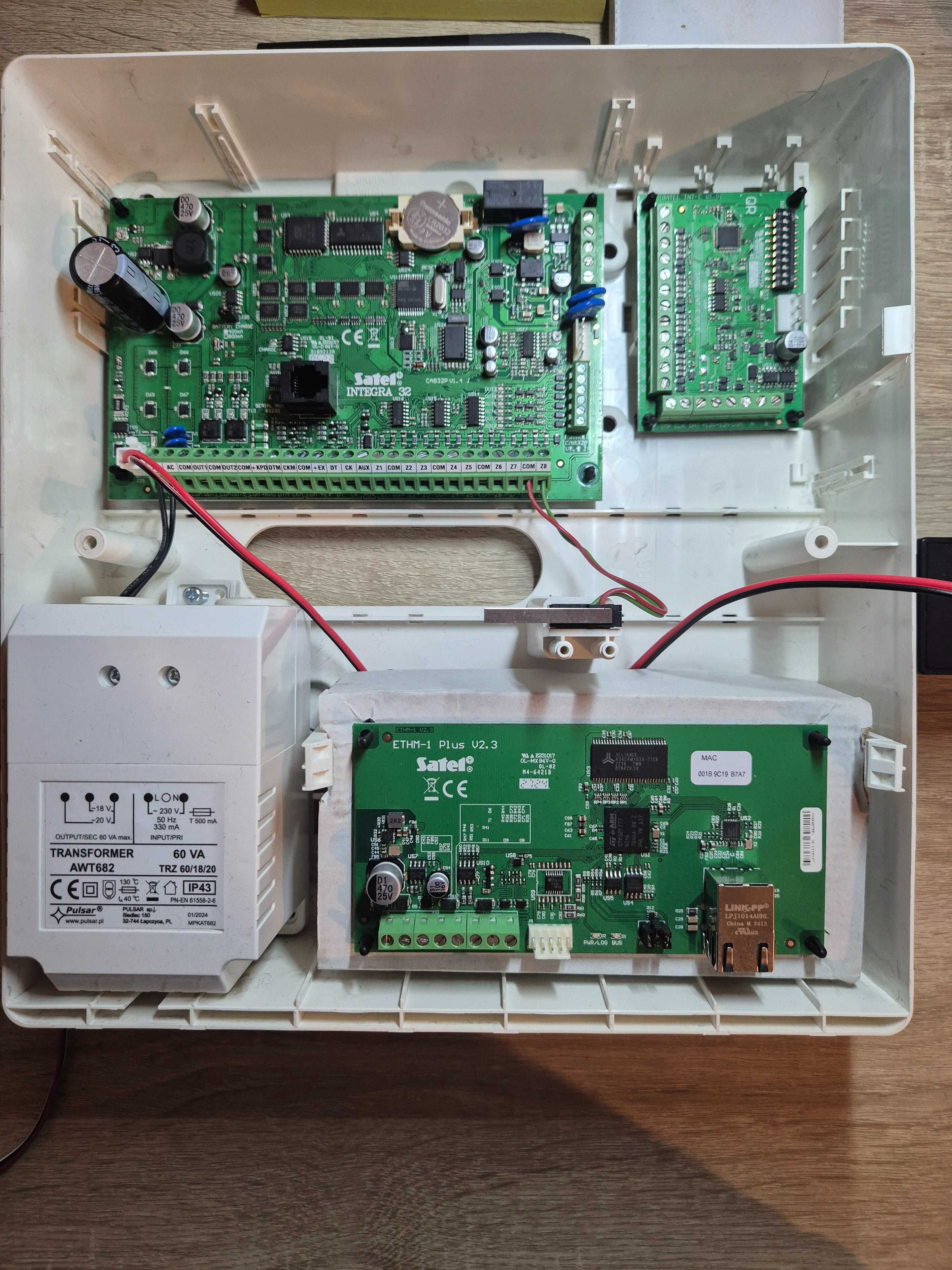 Zestaw Satel integra 32. Faktura, Programowanie w cenie.
