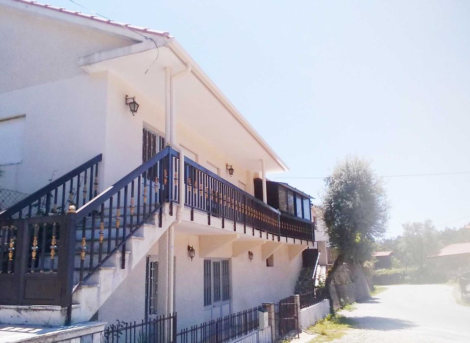 Moradia T2+1 Remodelada - Agilde/Felgueiras/Lixa  - 75mt2 750Euros