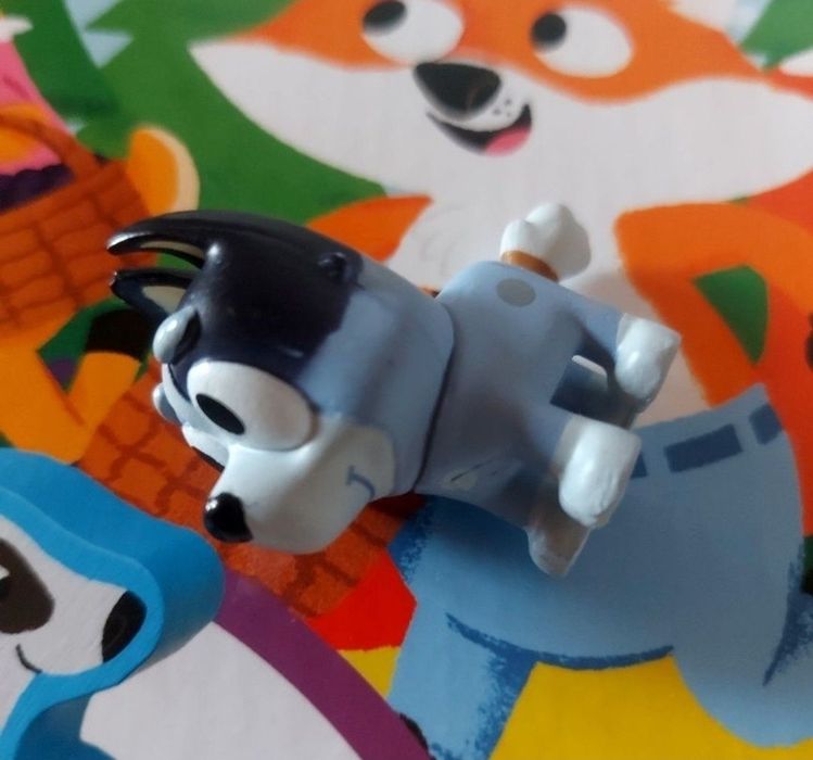 1 szt figurka Stopka z bajki Bluey. Kuzynka Bluey i Bingo