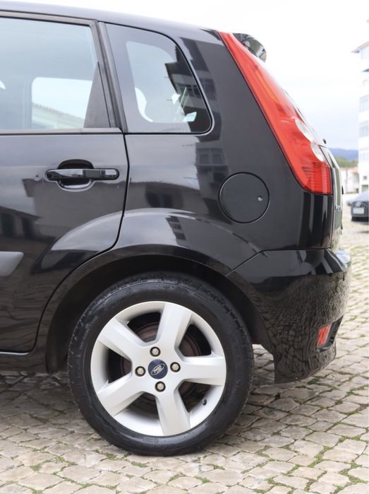 Ford Fiesta 1.25 ST Line Estimado 127mil kms