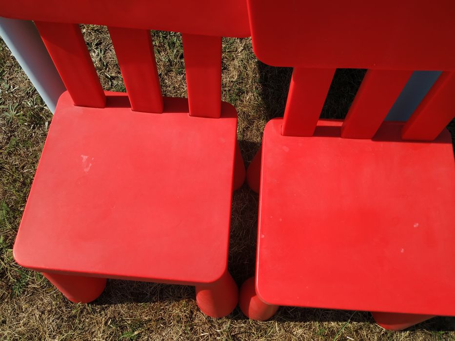 Zestaw Ikea mamut stolik i dwa krzesełka