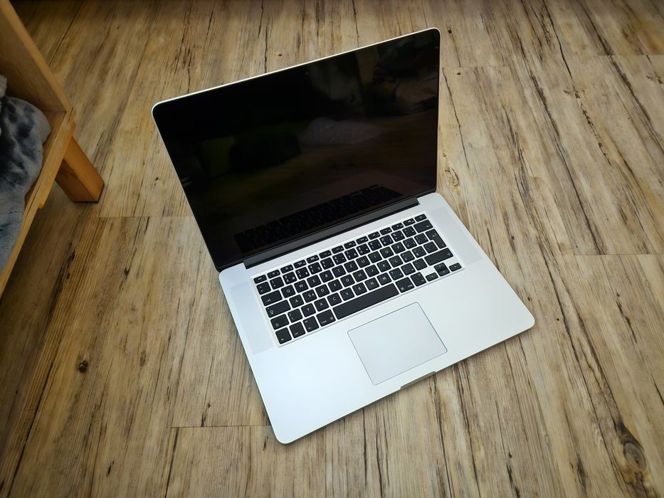 Apple MacBook Pro a1398 15 cali 2015 rok (299cykli)