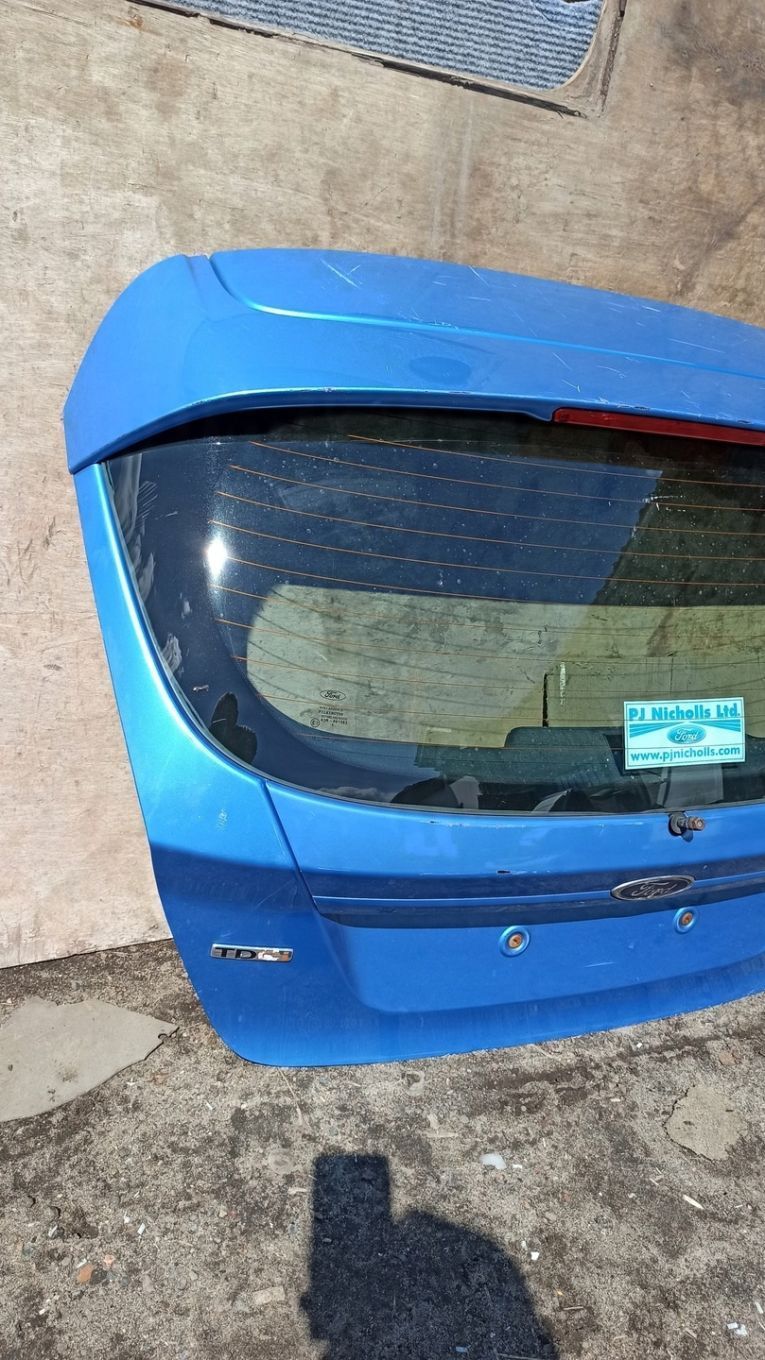 lotka spoiler Tył Ford Fiesta MK VI 08-12 MK7 zamek klapa