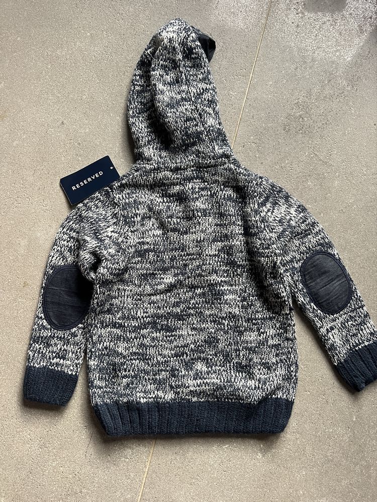 Reserved chłopięcy sweter z kapturem 98