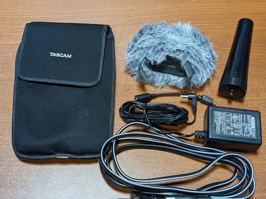 Рекордер Tascam DR-22WL