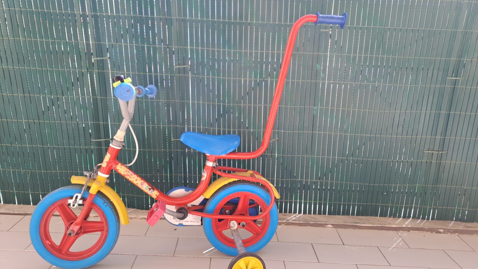 Bicicleta com desenhos do Nody