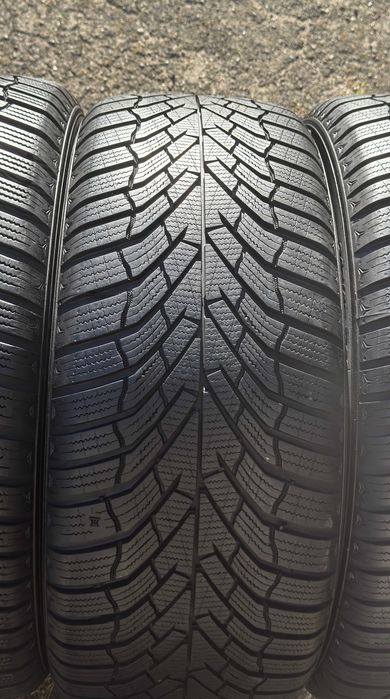 Opony zimowe 245 45 R18 Kumho - Stan Idealny !
