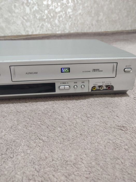 Видеомагнитофон + DVD плейер Samsung
