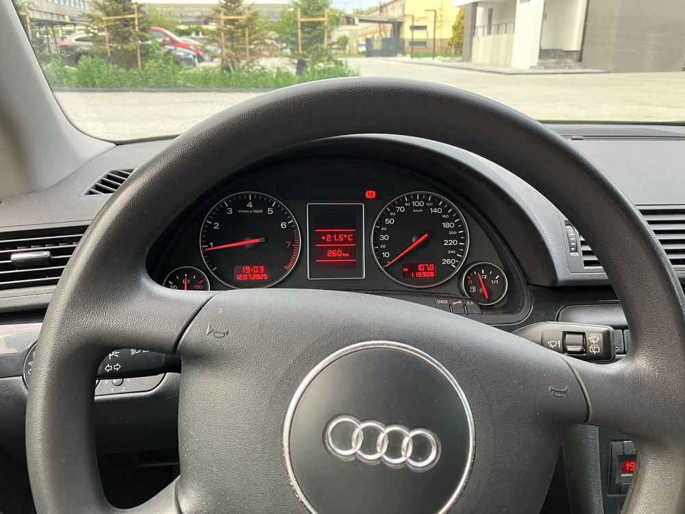 Audi A4B6 Avant srebrny  2.0 Benzyna 150 koni Manual 115 tys.km