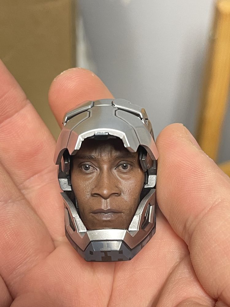 Hot Toys War Machine Mark IV Marvel Infinity War