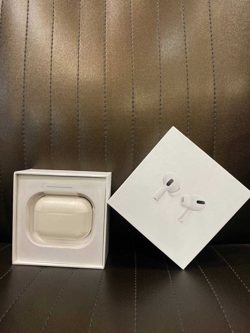 Повний комплект! Airpods Pro оригінал продаємо!