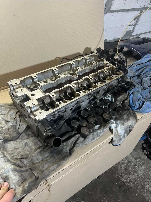 головка  опель омега б. клапанна кришка опель омега б.