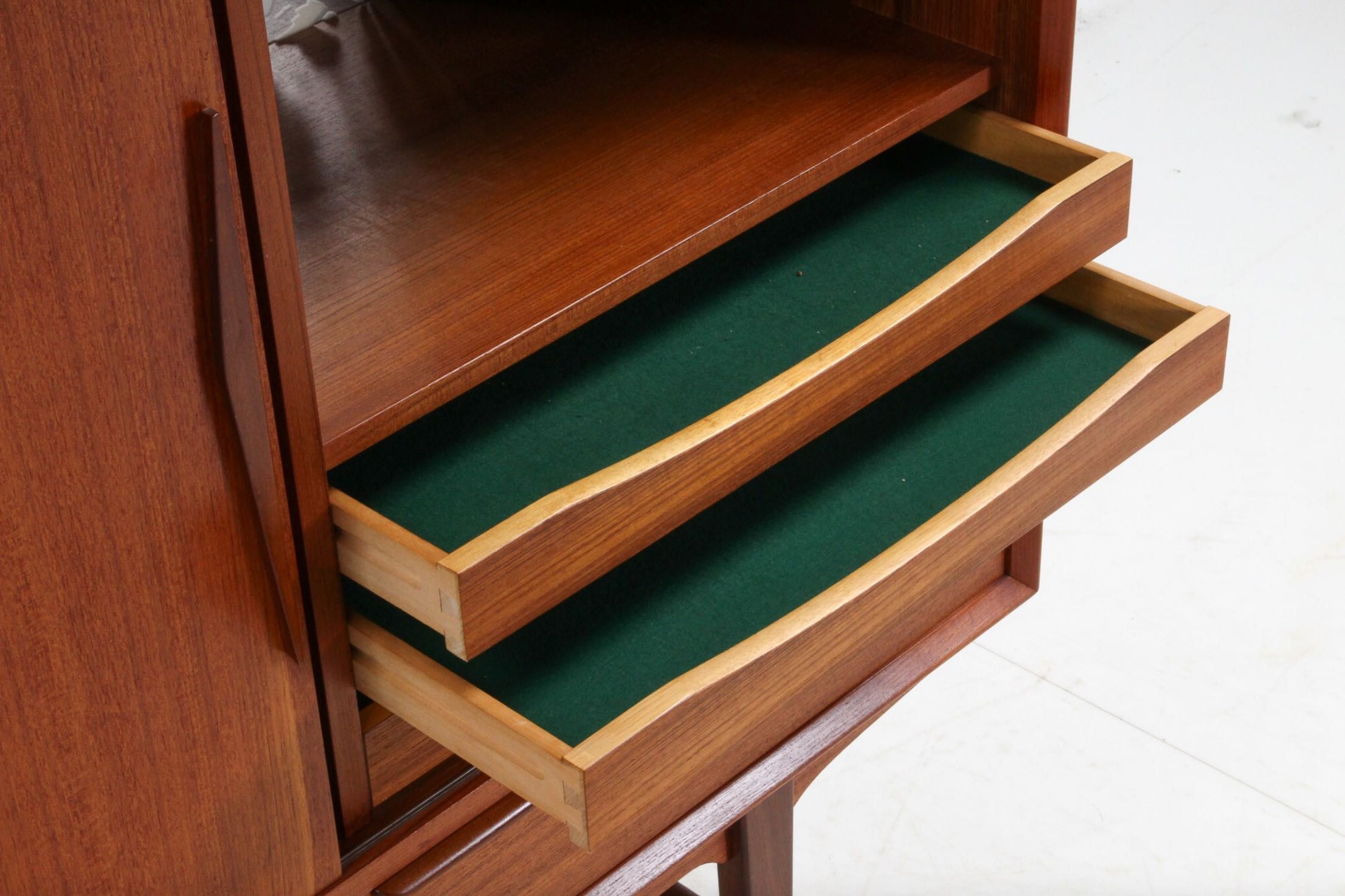 Komoda szafka highboard kredens tekowy - Dania lata 60-te vintage