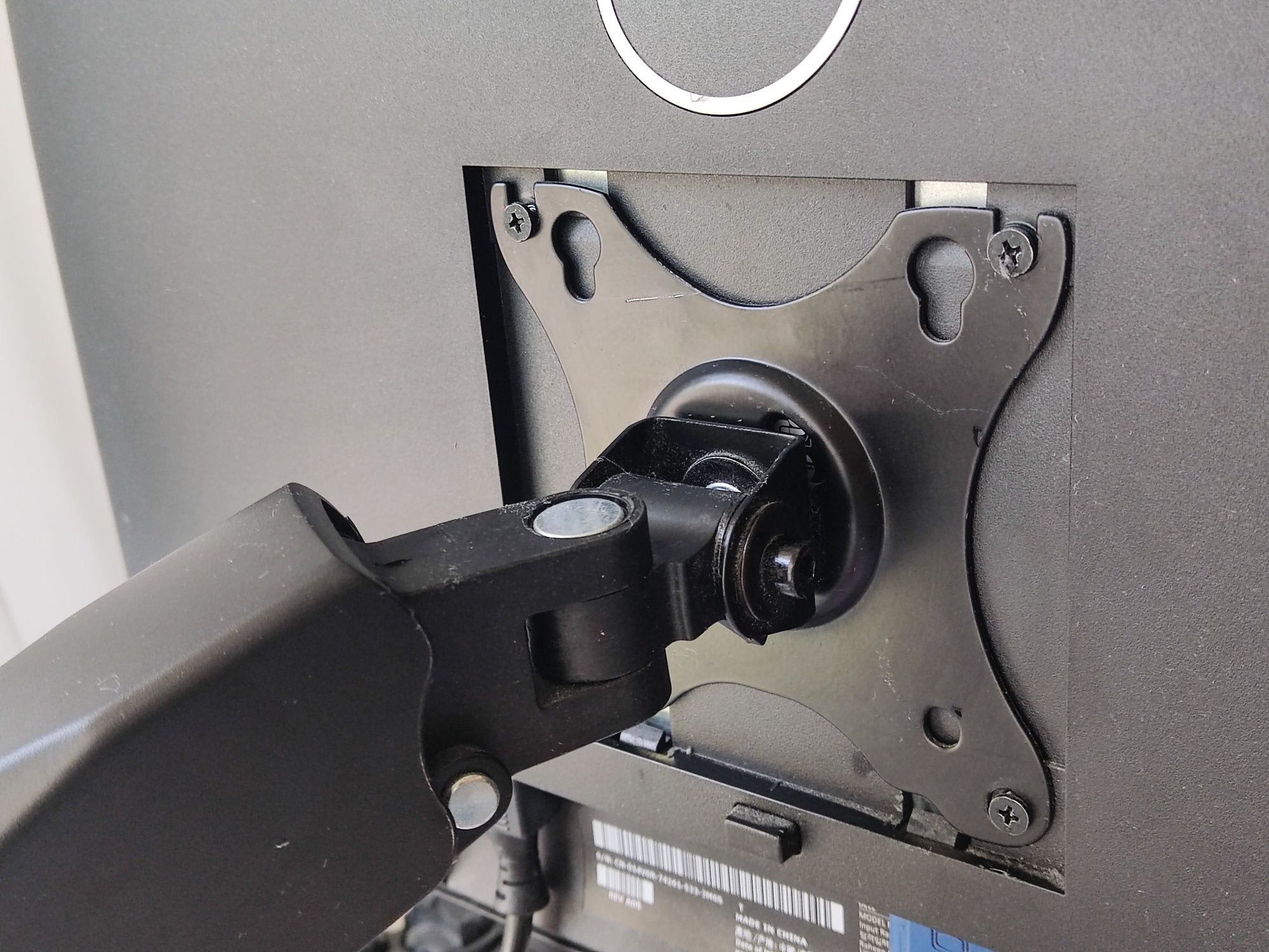 Dwa monitory Dell P2214Hb 21" + uchwyt
