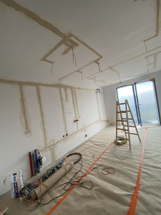 Wykończenia wnętrz i remonty Szpachlowanie Malowanie